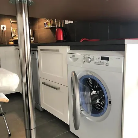 Chez Lio & Jess * אוברנאי